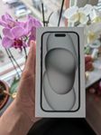 IPHONE 15  ** OÖPPNAD **