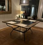 Kvadratiskt bord 8 pers