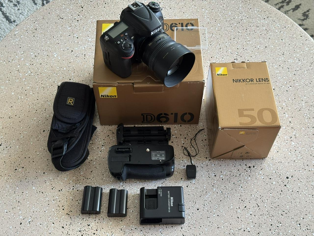 Nikon D610 + Nikkor 50mm AF-S...
