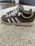 Adidas Campus 00s