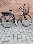 Crescent Elina 7-vxl i nästan nyskick med nytt batteri. 