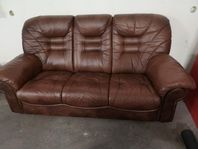 Soffa 3 sits