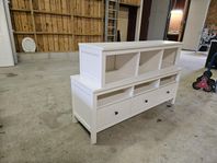 Ikea Hemnes TV-bänk och Vägghylla