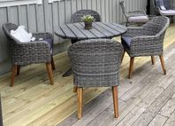 Trädgårdsbord och 4 stolar