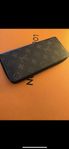 Louis Vuitton Zippy Wallet
