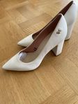 Helt oanvända Vita Tommy Hilfiger Dam pumps st.38