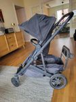 Kompett Uppababy-vagn för den växande familjen