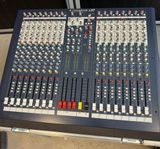 Soundcraft LX7 II 16ch 6 aux i case som ny