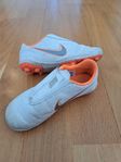 Fotbollsskor, Nike CR7, strl 31