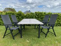 Brafab bord svart/teak och fyra ställbara stolar
