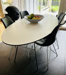 Lammhult vitt ovalt bord
