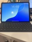 Ipad pro M2 chip Wifi+ 5G, medföljer magic keyboard.