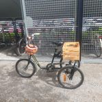 Trehjulig cykel till salu – Praktisk och bekväm!