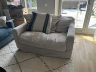 Belleville Loveseat 