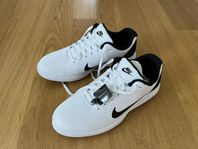 Nya Golfskor unisex strl 40