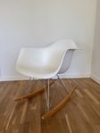 Eames plastic armchair RAR gungstol
