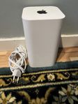 Apple AirPort Extreme router