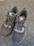 Adidas skor storlek 38