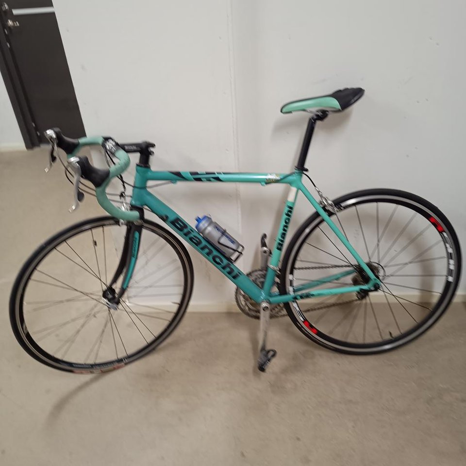 Racercykel Bianchi med tillbe...