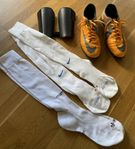 Fotbollsskor –  Nike Mercurial strl 45, benskydd, strumpor