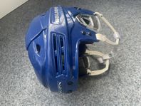 Ishockey hjälm. Bauer RE-AKT 200 Storlek small