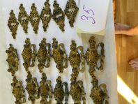 Möbelbeslag säljas 50kr styck