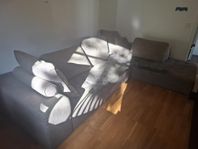 Bortskänkes.  Soffa från ikea