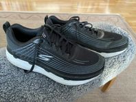 Golfskor st 41 Sketcher , passar både dam o herr
