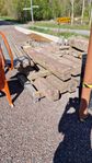 Stenstolpar, grindstolpar & stenblock i granit
