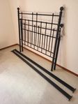 Sängram i metall 120 cm