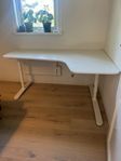 Skrivbord höj- och sänkbart