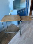 Litet bord med utdragbar skiva