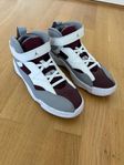 Skor Jordan Jumpman two-trey storlek 35