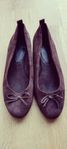 Bruna ballerinaskor i mocka stl 39