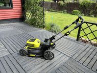 Batteri driven gräsklippare 