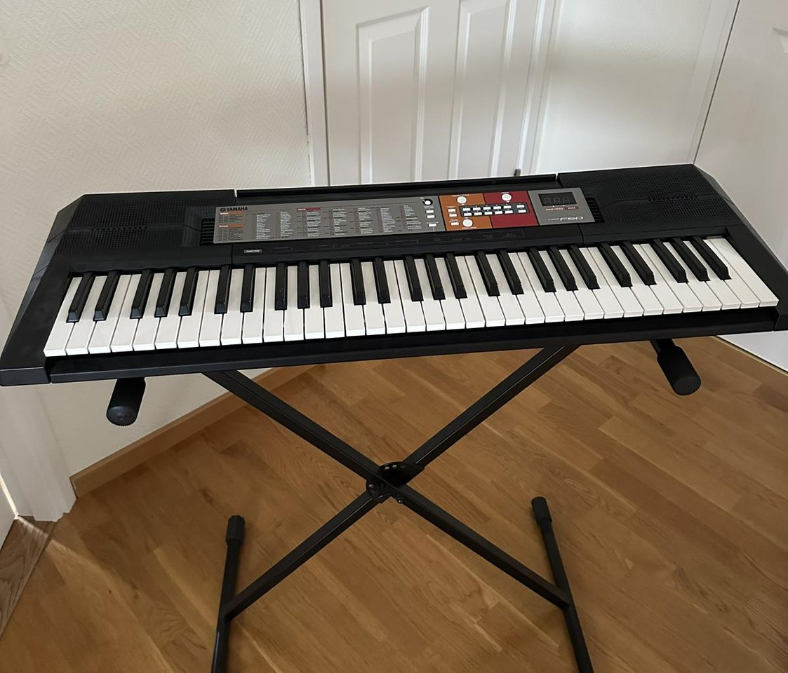 Yamaha keyboard 