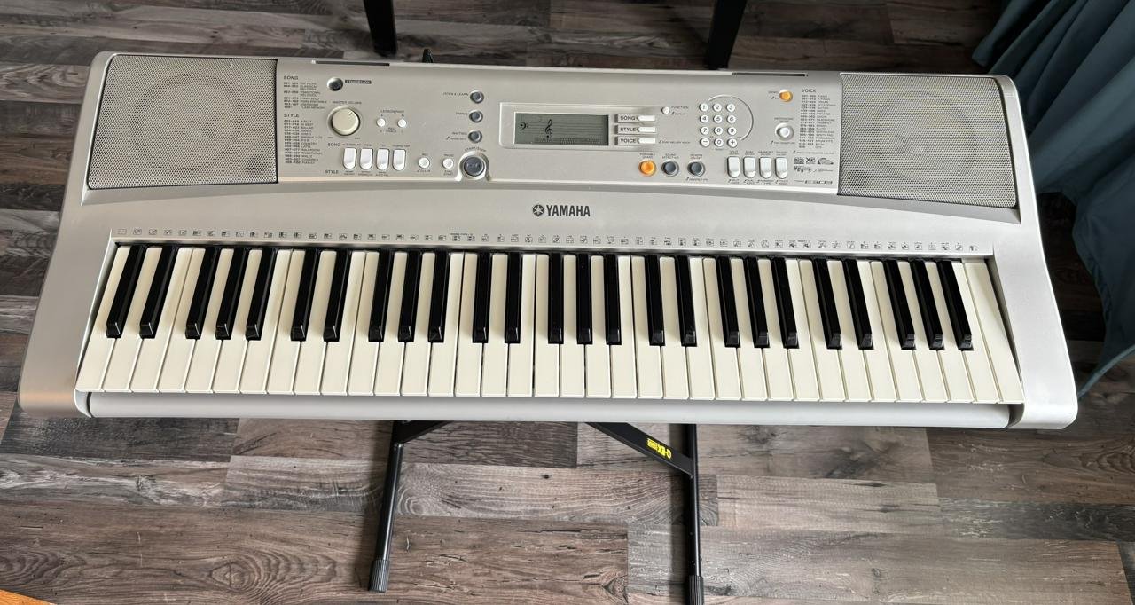 Elpiano Yamaha PSR E303