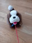 Leksakshund på hjul