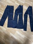 Svarta Levis och Dr denim jeans. 