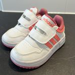 Adidas skor storlek 23