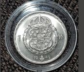61 Äldre silvermynt i väldigt bra skick.
