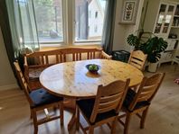 Rustikt köksbord i massiv furu