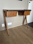 Skrivbord teak svart retro äldre bord