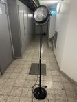 Golvlampa svart