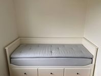 Hemnes dagbädd/bäddsoffa inkl. säng och madrass 