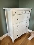 Hemnes IKEA byrå vit klassiker
