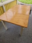 Utfällbart bord + 5 Stolar