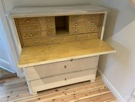 Handbyggd sekretär