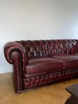 Chesterfield soffa,klassisk i oxblodsfärgat läder