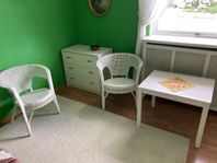2 Korgsstolar-bord-byrå